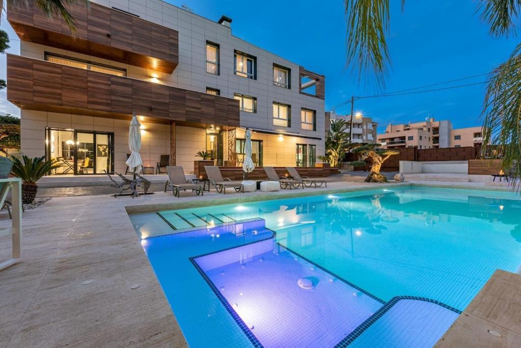 5 Stelle Piscina, Jacuzzi, Wifi - 2 Min Dal Mare Leilighet Miami Playa Eksteriør bilde